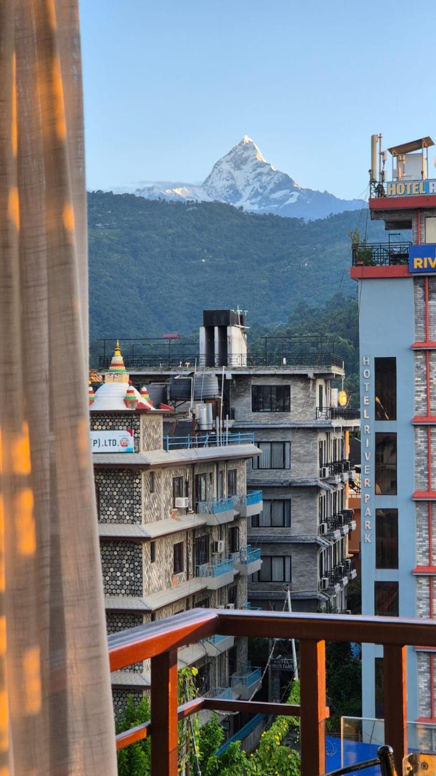 Hotel Haven O' Ganga Pokhara Esterno foto